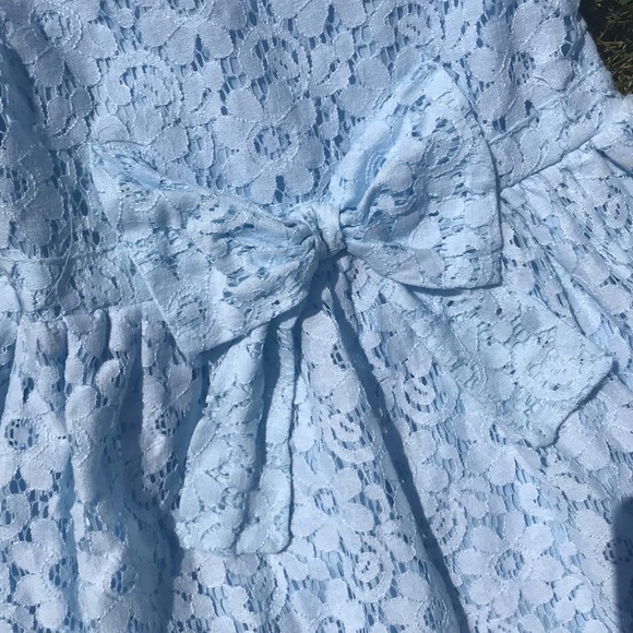 GIRLS LIGHT BLUE LACE DRESS - Picture 3 of 3